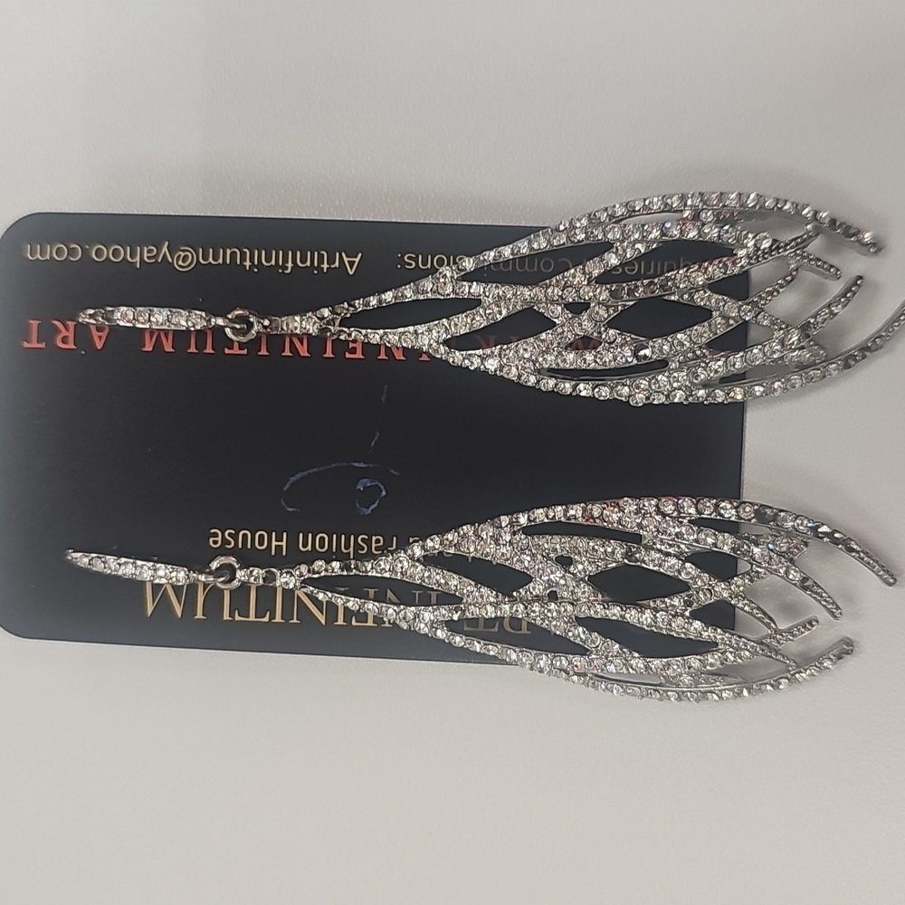 NWT Clear Crystal Earrings (Call-out missing crystals hence the clearance price)